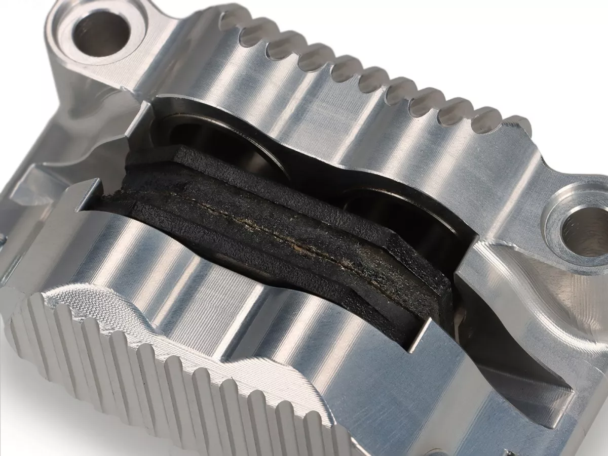 Pinza de freno delantero -BGM PRO SPORT (con certificado de piezas TÜV)- 4 pistones, montaje radial (requiere adaptador)- para PX Disc, LML Star, Stella, Grimeca NT classic- Vespa PX (a partir de 1998, estándar), PX, T5 125cc, PK XL - plata