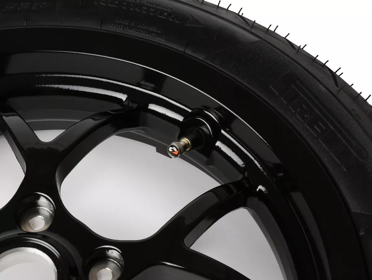 Complete wielset (voor+achter incl. montageset) -BGM PRO SPORT 13 inch- PIRELLI- Diablo Rosso 120/70-13 + 130/70-13 - Vespa GTS, GTS Super, GTV, Sei Giorni, GT 60, GT, GT L 125-310cc - glanzend zwart