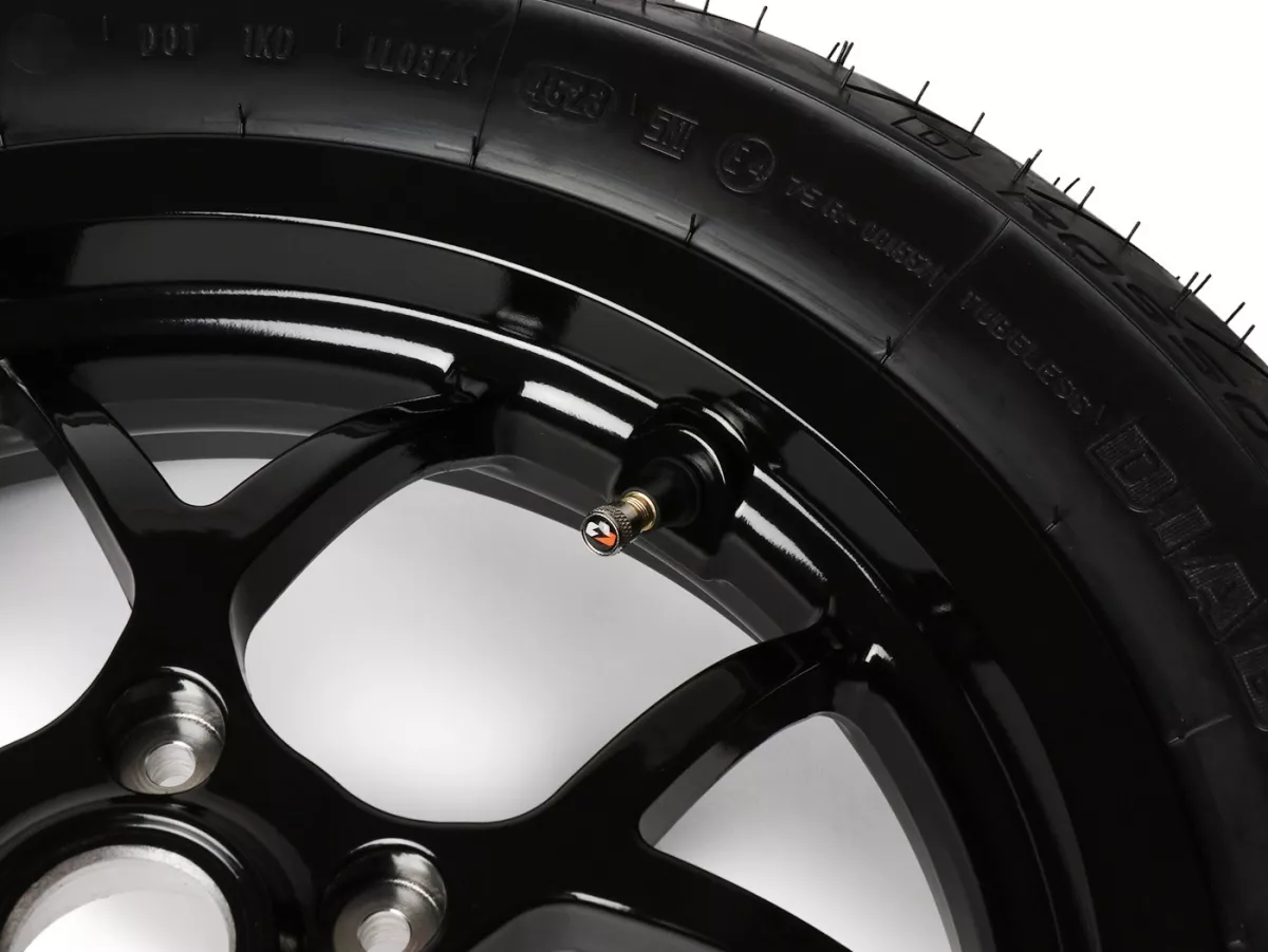 Complete wielset (voor+achter incl. montageset) -BGM PRO SPORT 13 inch- PIRELLI- Diablo Rosso 120/70-13 + 130/70-13 - Vespa GTS, GTS Super, GTV, Sei Giorni, GT 60, GT, GT L 125-310cc - glanzend zwart