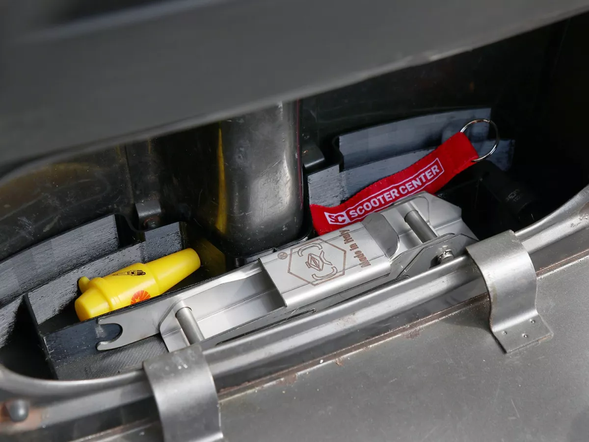 Luggage compartment shelf -C&C- Vespa T5, PX old, PX Lusso, Arcobaleno, LML Star, Stella - black