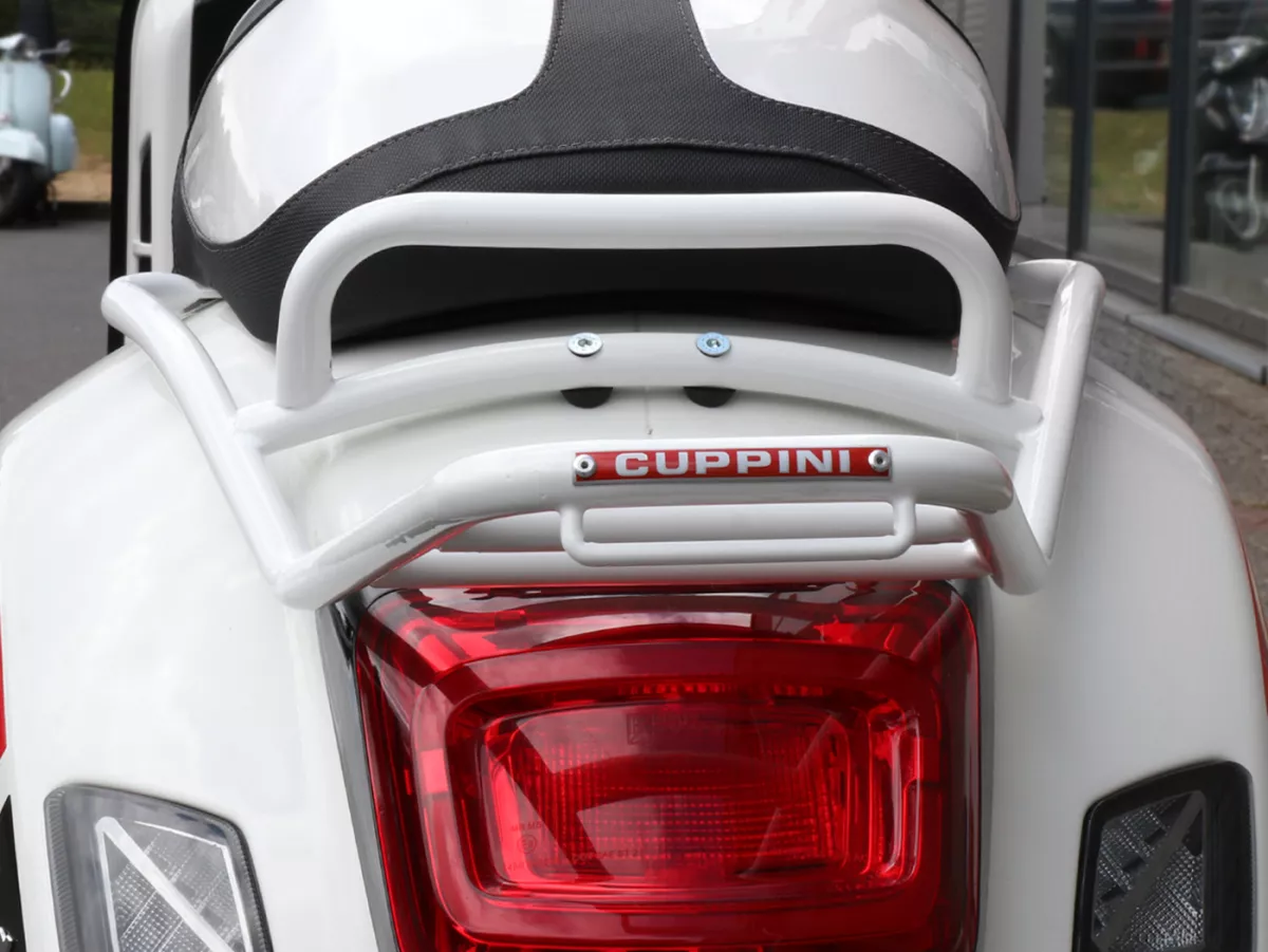 Rak bagasi belakang -CUPPINI- putih, dengan pegangan penyangga - Vespa GT, GTL, GTV, GTS, GTS Super, GTS HPE, GT60 - 125-310 -