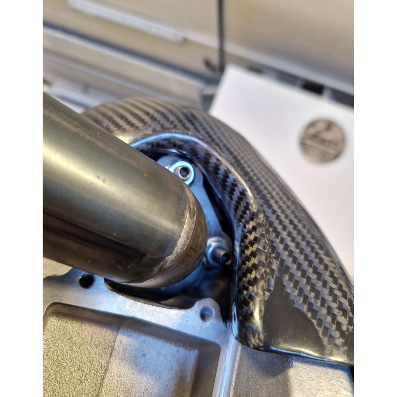 Cilinderdeksel -EGIG PERFORMANCE 205/220cc, materiaal: carbon Vespa PV125, ET3 125, PK125