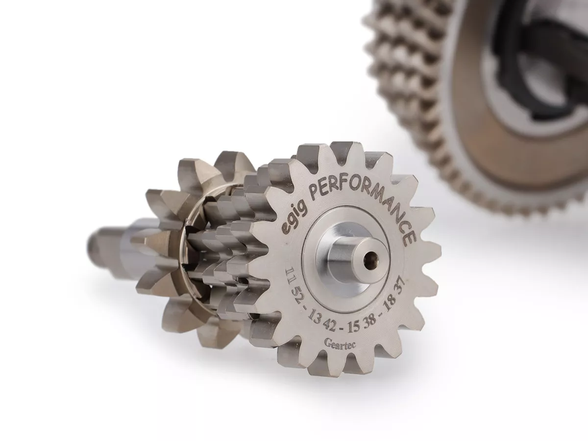 Cambio completo (ingranaggi incl. albero principale + albero ausiliario) per carcassa EGIG/FABBRI -EGIG/FAIO X-TRA STRONG, albero motore CNC - Vespa Smallframe V50, PV, ET3, PK, HP 4 marce 18/37-15/38-12/42-11/52 - Albero ausiliario Poligon