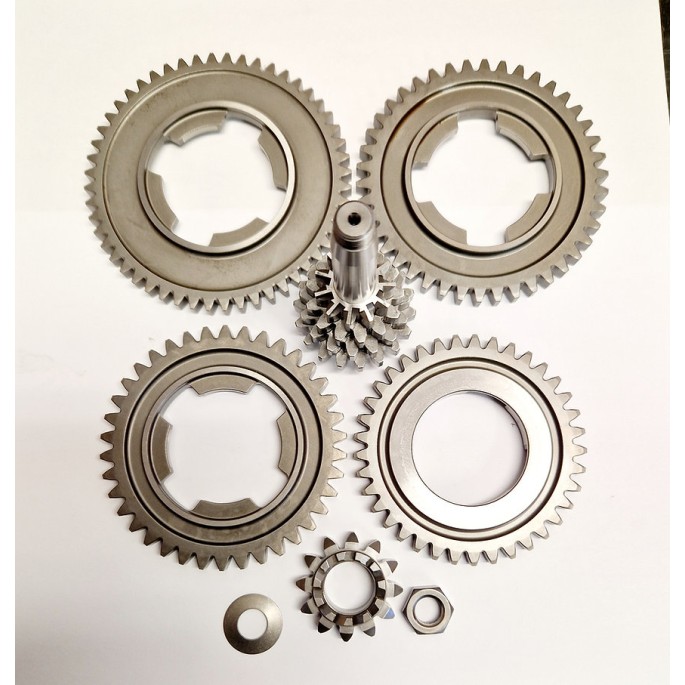 Set transmisi (roda gigi + poros bantu) -EGIG/FAIO X-TRA STRONG - Vespa Smallframe V50, PV, ET3, PK, HP 4-kecepatan - 18/37-15/38-12/42-10/52 - poros bantu dengan kerucut