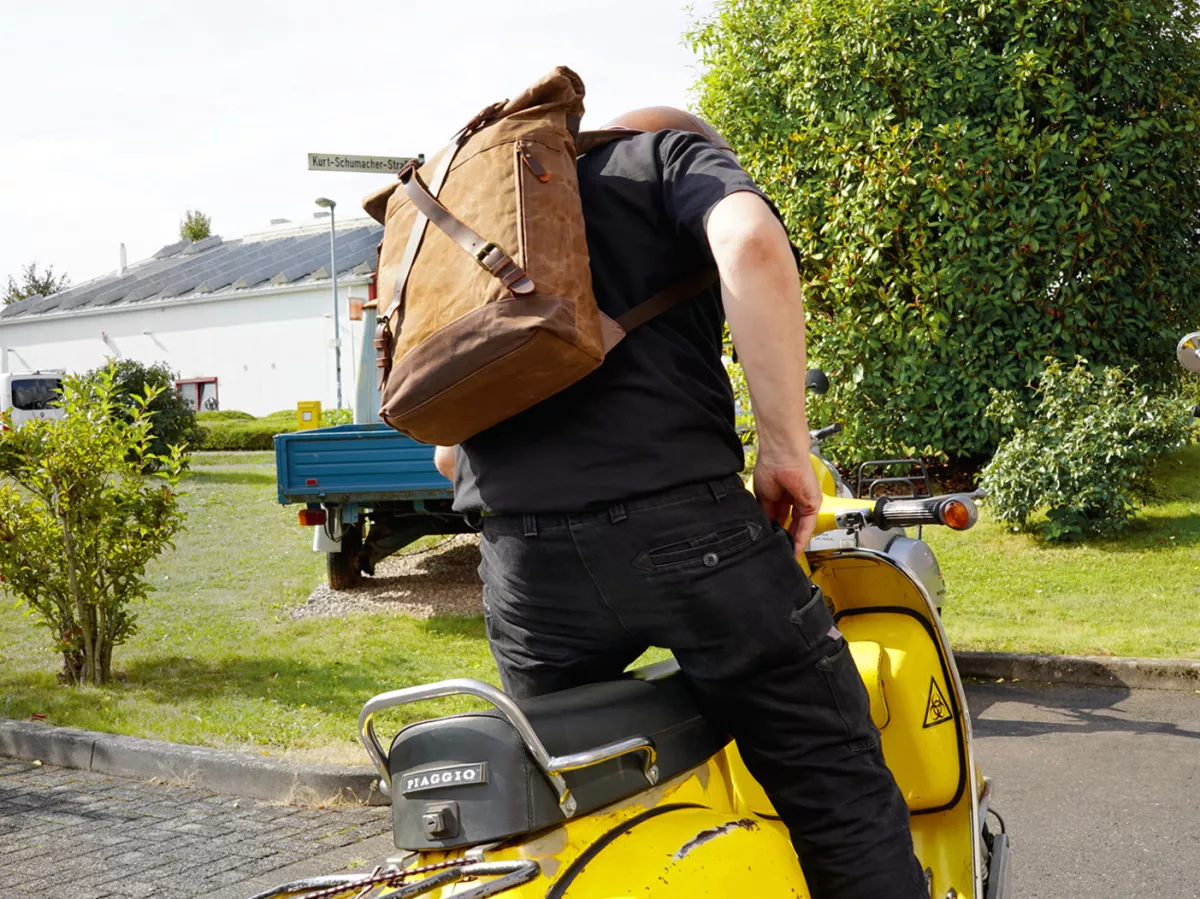 Ryggsäck -SCOOTER CENTER- vaxad canvas - brun