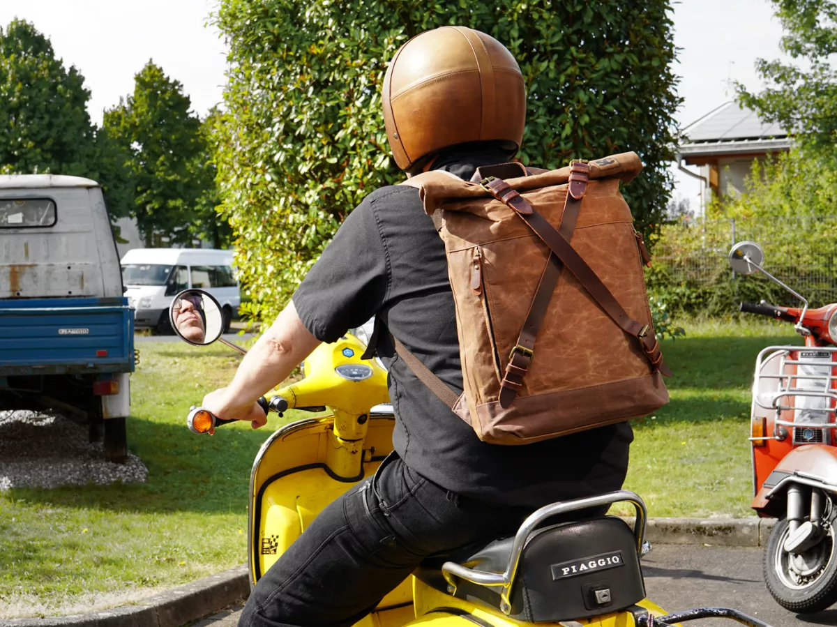 Ryggsäck -SCOOTER CENTER- vaxad canvas - brun