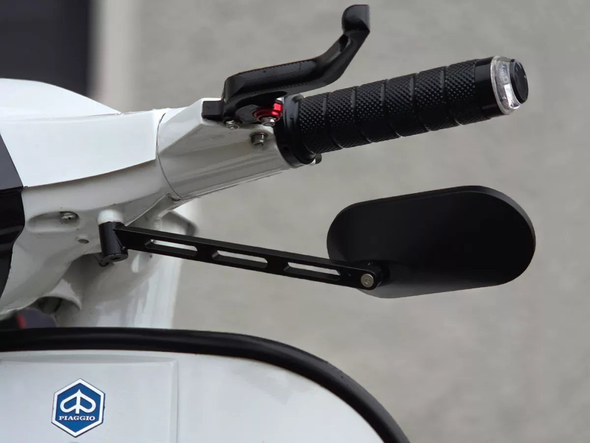 Spegel under styret -STD ScooterTec- Aluminium CNC, vänster - till Vespa PX old, PX Lusso, PK S/XL och Motovespa DN, PX, Iris, PK - Material/färg: stål, ytmålad matt svart