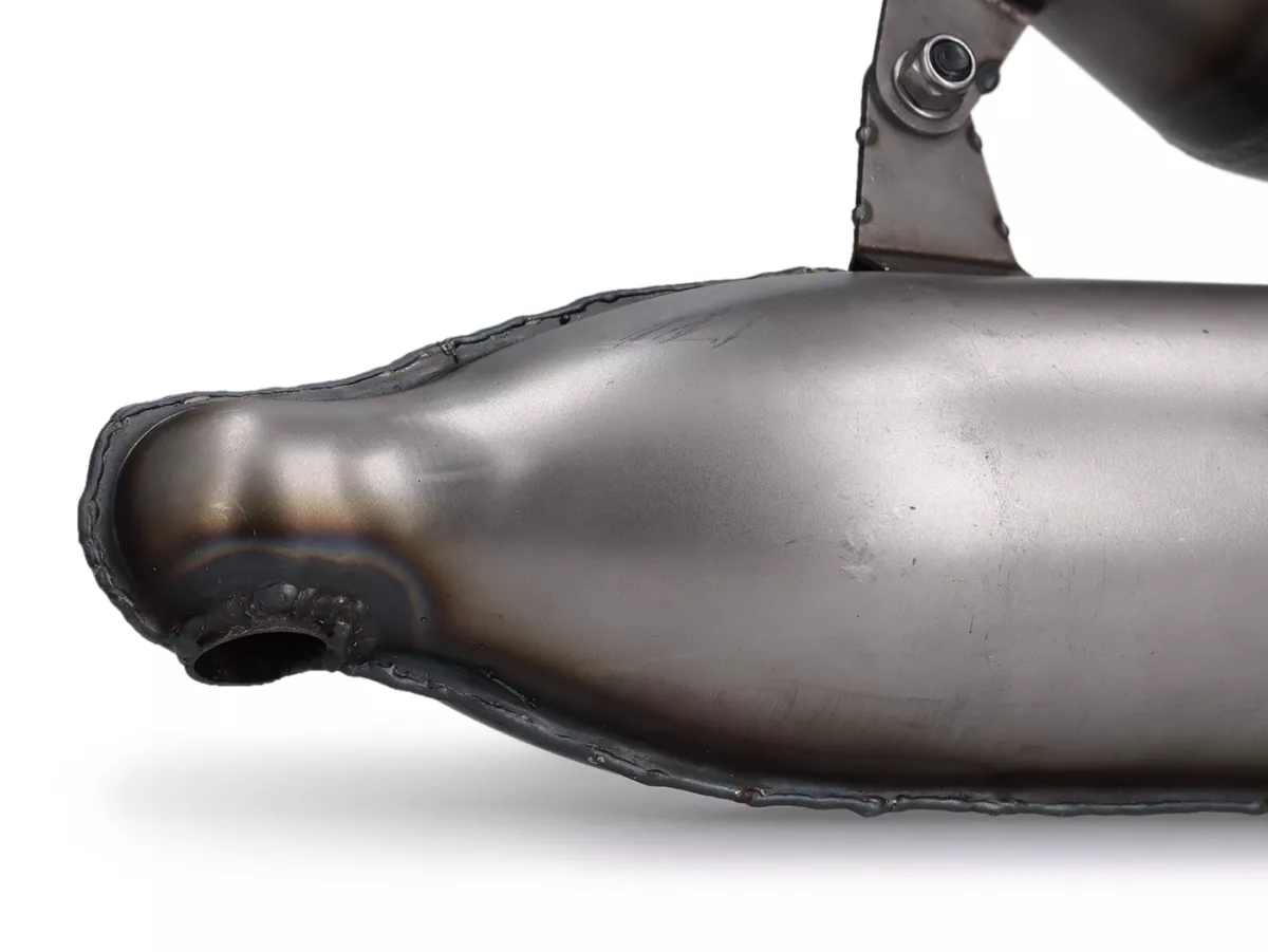 Auspuff -EGIG PERFORMANCE Stealth Sepp Ø=32mm (54-60mm Stehbolzenabstand) - wie Auspuff Mamba S aber mit XXL Schalldämpfer wie Banane (100x350mm) - Vespa ET3, PV125