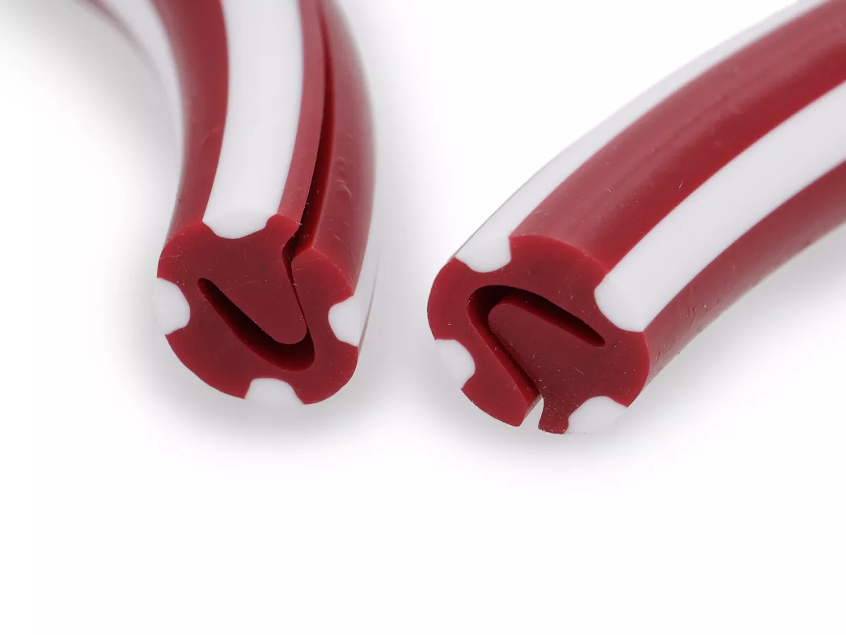 Paragambe in gomma Candystripes -QUALITÀ OEM- Lambretta LI, LIS, SX, TV, DL, GP - rosso / bianco