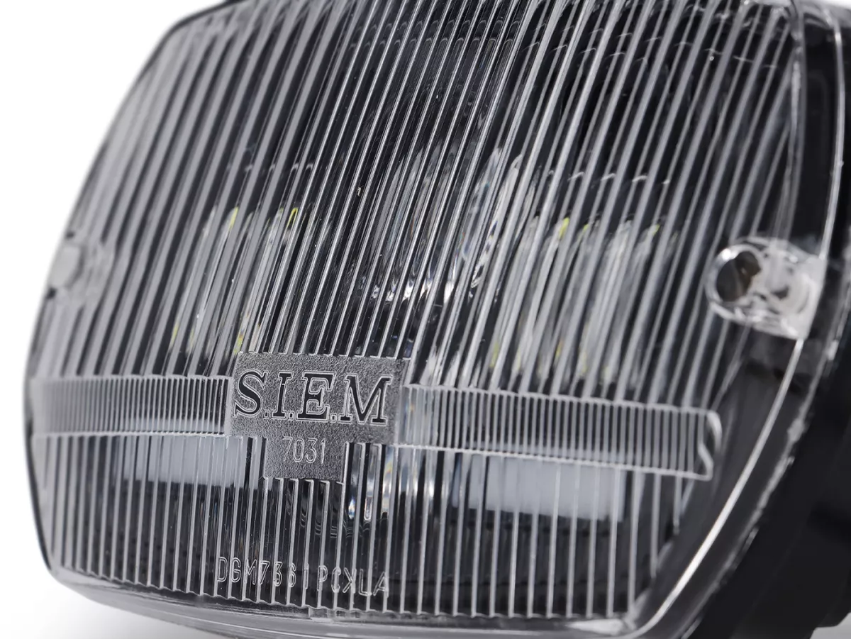 Lampu depan -SIEM LED, persegi panjang (dengan tanda persetujuan DGM) - Vespa V50 Special - termasuk set konverter tegangan