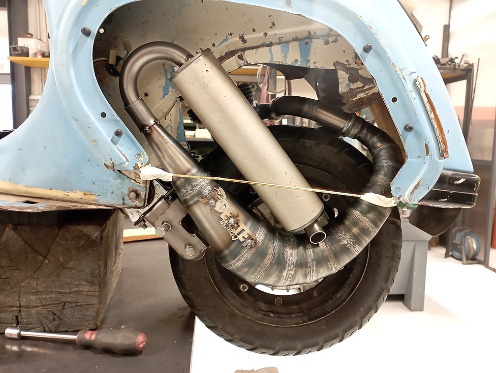 Escape - DEXTER RACING Junior - curly- Vespa Smallframe 100-144 cc - V50, 50 Special, ET3, PV125, PK 125 S/XL/XL2/ETS, Motovespa PK 75/PK 125, Primavera 125 T3