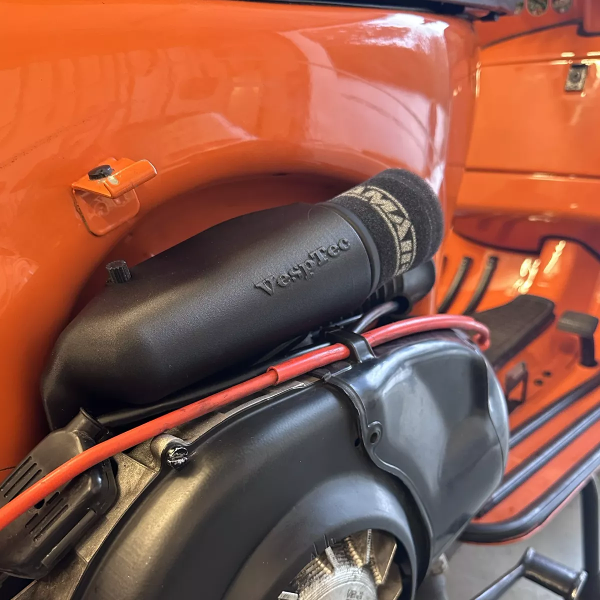 Couvercle de cuve de carburateur -VESPTEC- Qicklock Airbox avec partie inférieure Venturi pour carburateur SI24-SI26-. Vespa Largeframe 1957-2016 - PX, Rally, Sprint, Super, TS, GT, GTR, VBA, VBB, VNB - Plastique (ASA, noir)