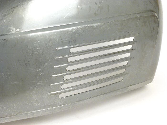 Tapa lateral derecha -CALIDAD OEM- Vespa Sprint150 (VLB1T), GT125 (VNL2T), GTR125 (VNL2T) - metal, moldeado