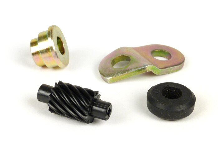 Tornillo sin fin velocímetro -CALIDAD OEM- Vespa 12 dientes, l=28mm, 2.7mm cuadrado, negro (usado en LML Star, Stella)