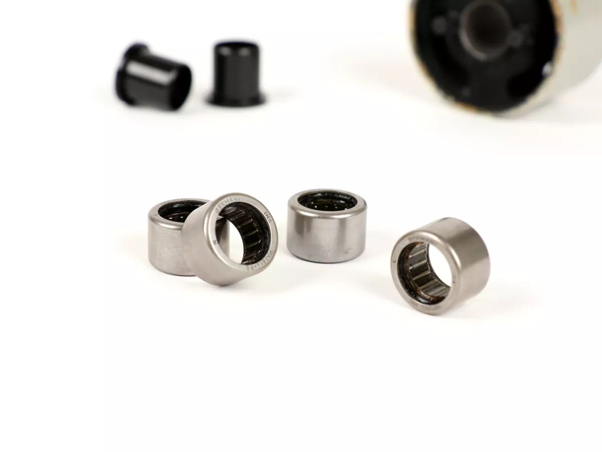 Kit revisión basculante motor -PIAGGIO 4 tiempos, 125-300cc- Vespa GT125/200, GTL 125/200, GTS125/250/300, GTS i.e 125/300, GTV125/250/300, Aprilia Sportcity 125 (ZD4SG), SR Max (ZAPM356, ZAPM357), Gilera Runner DNA, Nexus 125/250/300, Runner VX125, VXR18