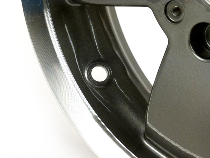 Velg -PIAGGIO GTS300 70 jaar - donkergrijs, zilveren velg, (3.00x12) - 5 spaken - past op Vespa GTS, HPE 125/300cc - achter (2017-, ABS-tint wiel vastgeschroefd op velg)