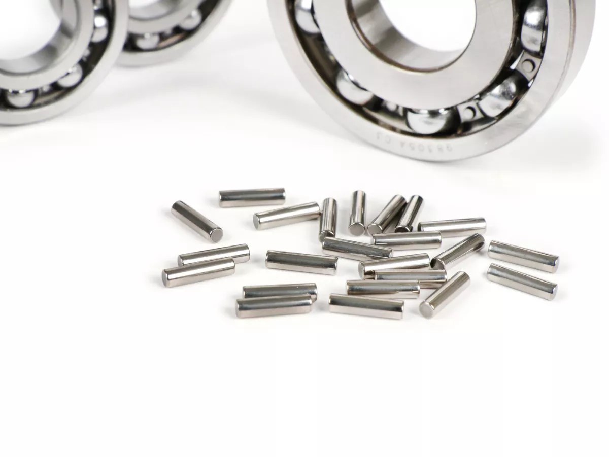 Set di cuscinetti a sfera motore -CENTRO DI SCOZIA- Vespa Wideframe VM1-VM2 (1953-1954), VN1-VN2 (VN2T-100074) (1955-1956), VL1-VL2 (1954-1957)