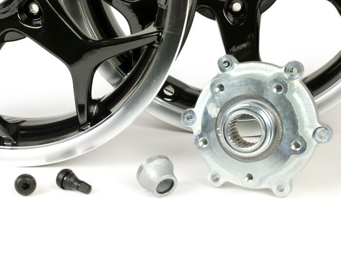 Wielset incl. ombouwset -PIAGGIO 3.00-13 inch (5 spaken)- type Piaggio MP3 Sport- geschikt voor Vespa GT, GTL, GTS 125-300, GTV - zwart