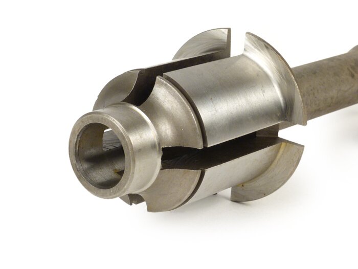 Arbre sortie -QUALITÉ OEM, M16- Vespa VNA, VNB, VBB, VBA1T, 150GL (VLA1T), 150 T4 (VGLA, VGLB), Sprint150 (VLB1T, -073899), GT125 (VNL2T, -60899), Super 125 (VNC1T, -024899), Super 150 (VBC1T, -70199)