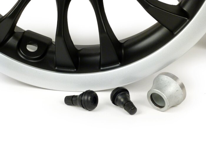 Velgenset incl. ombouwset -PIAGGIO 3.00-12 inch - 14 spaken- type Vespa Sprint 50-150 ccm - geschikt voor Vespa GT, GTL, GTS 125-300, GTV - zwarte mat/zilveren velg