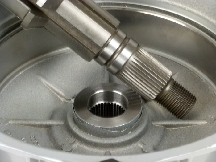 Rear brake drum incl. main shaft and bearing -CASA PERFORMANCE Octopus Multispline- Lambretta LI (Series 3), LIS, SX, TV (Series 3), DL, GP - Silver painted