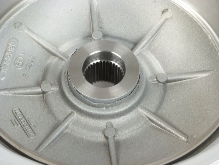 Rear brake drum incl. main shaft and bearing -CASA PERFORMANCE Octopus Multispline- Lambretta LI (Series 3), LIS, SX, TV (Series 3), DL, GP - Silver painted