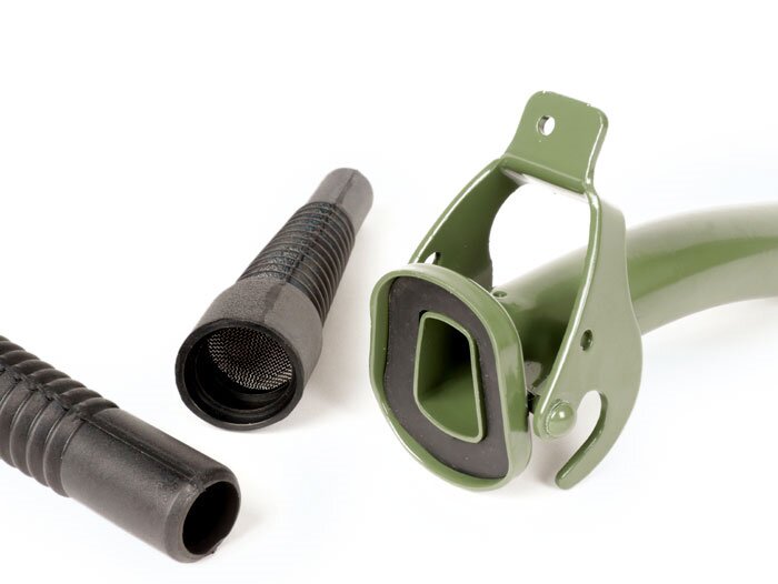 Tankvulopening - schenktuit - uitlaatpijp -OEM KWALITEIT, metaal Ø=30mm- incl. twee rubber adapters L=150mm voor diesel (Ø20mm) + benzine (Ø25mm) - geschikt voor FA ITALIA benzineblikken
