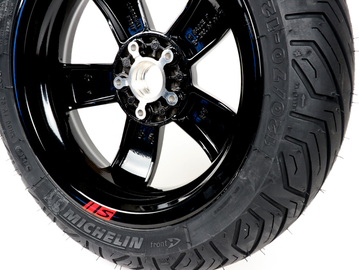 Ban musim panas depan lengkap -MICHELIN City Grip 120/70 - 12 TL 51P rf - Vespa GT, GTL, GTS 125-300, GTV - pelek Super Sport 2017 - hitam