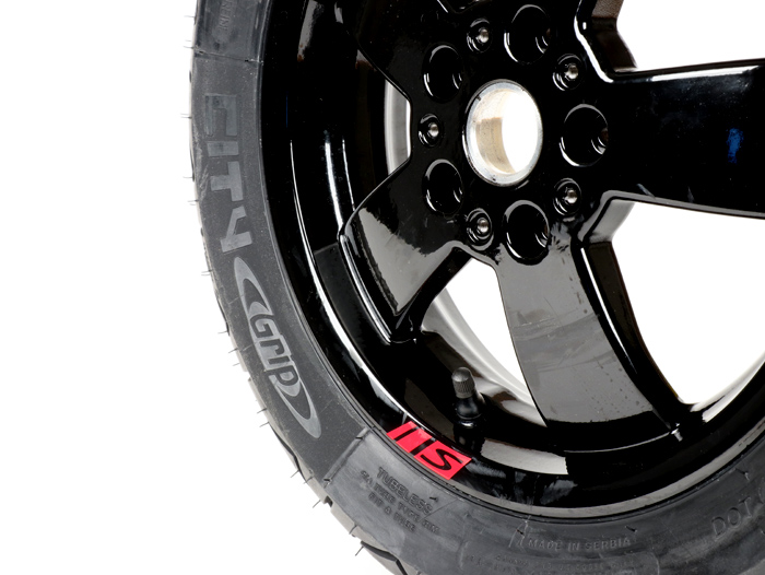 Pneumatico estivo posteriore completo -MICHELIN City Grip 130/70 - 12 TL 62P rf - Vespa GT, GTL, GTS 125-300, GTV - modelli con ABS - cerchio Super Sport 2017 - nero