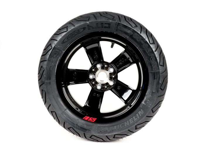 Pneumatico estivo posteriore completo -MICHELIN City Grip 130/70 - 12 TL 62P rf - Vespa GT, GTL, GTS 125-300, GTV - modelli con ABS - cerchio Super Sport 2017 - nero