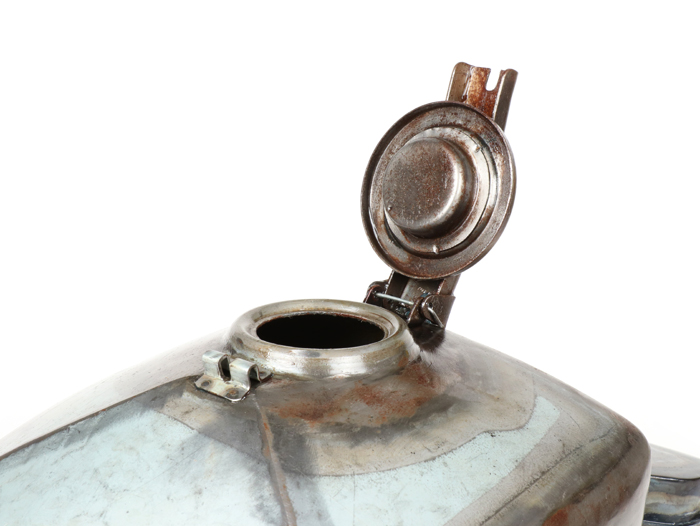 Tank -PREMIUM, geolied plaatstaal, Sei Giorni- Vespa V30-V33, Hoffmann (-1951)