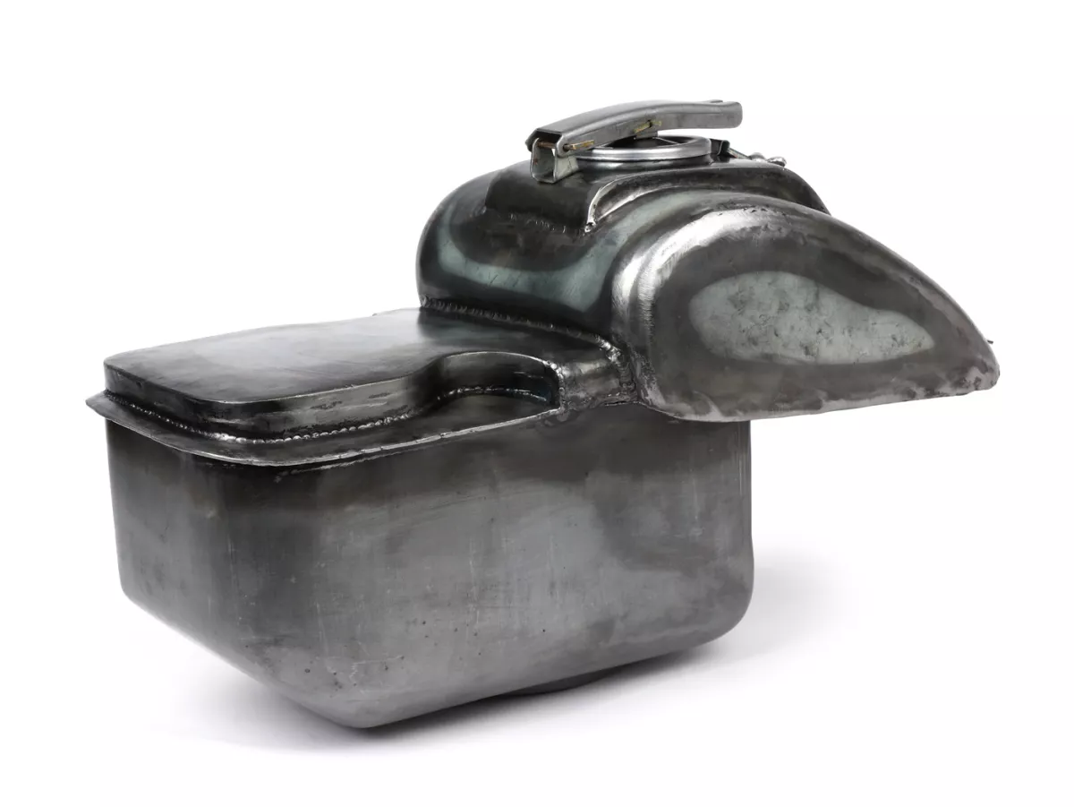 Tank -PREMIUM, geolied plaatstaal, Sei Giorni Sport- Vespa Wideframe VM, VN1, Hoffmann HC, ACMA, VL1 - met bult - 9 liter