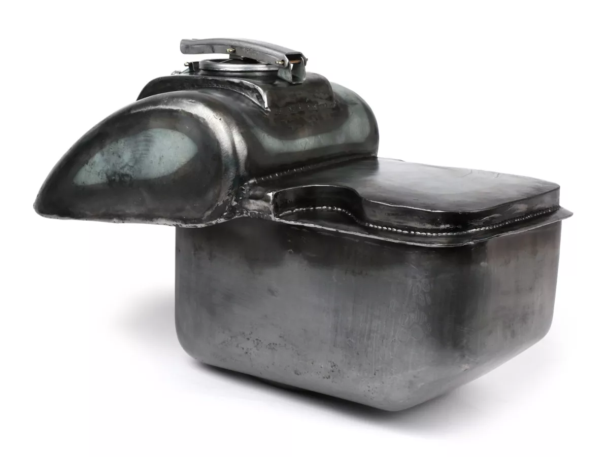 Tank -PREMIUM, geolied plaatstaal, Sei Giorni Sport- Vespa Wideframe VM, VN1, Hoffmann HC, ACMA, VL1 - met bult - 9 liter