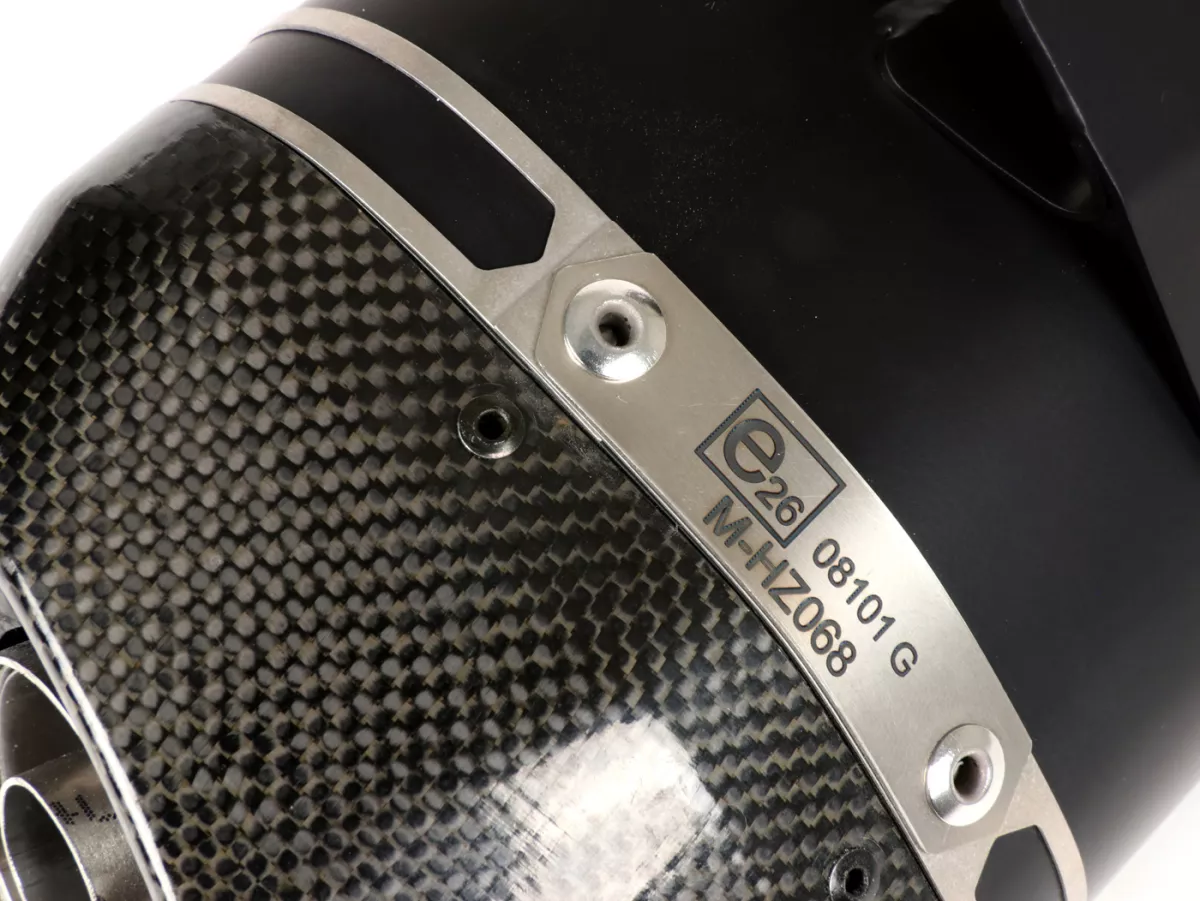 Pot d’échappement -AKRAPOVIC slip on inox Black Edition- Vespa GTS 125 (2017-, Euro 4, iGet, MA3A), GTS 150 (2017-, Euro 4, iGet, MA3B) - sans catalyseur