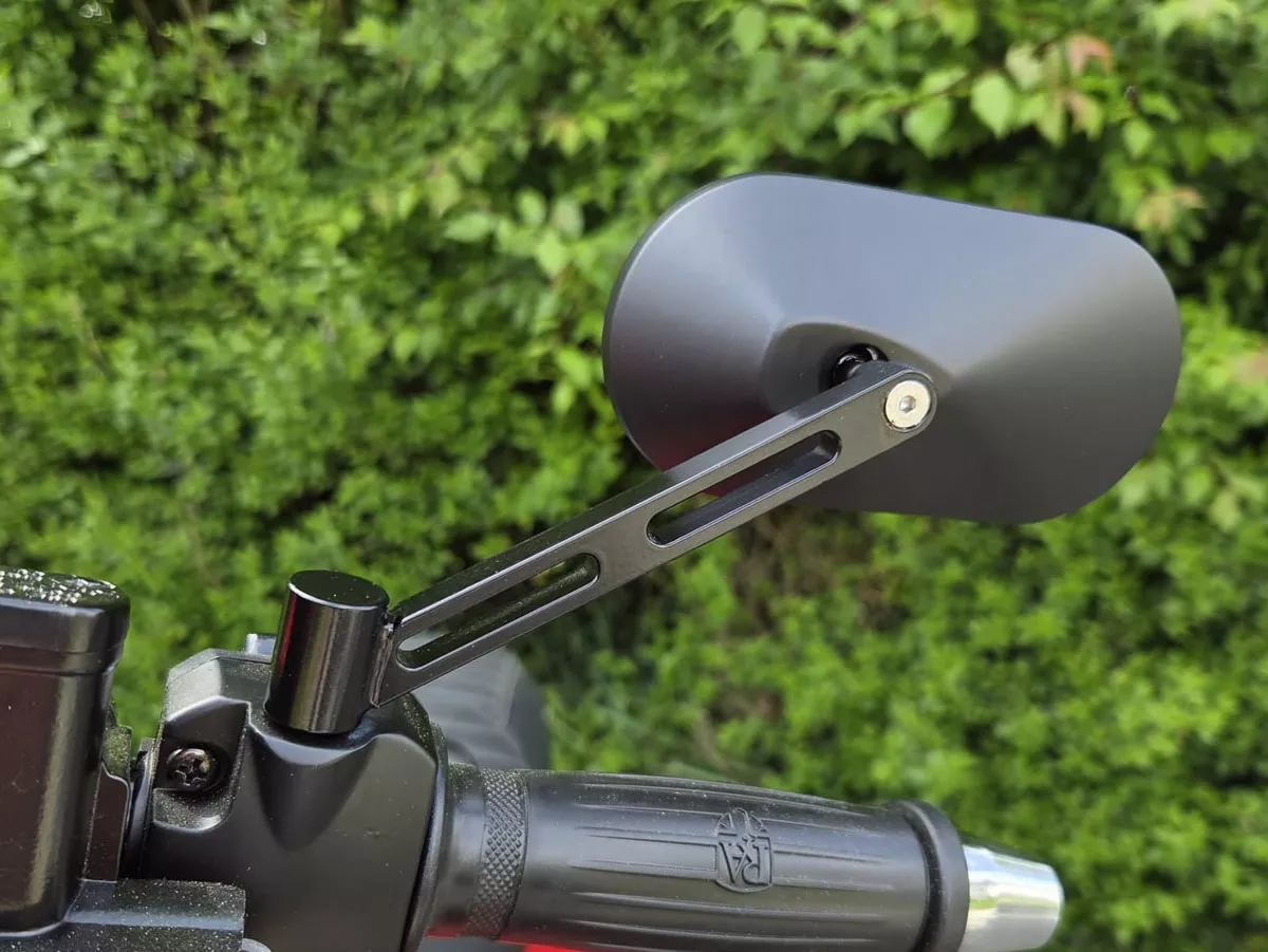 Jeu de rétroviseurs STD ScooterTec, Short, Aluminium CNC pour Royal Alloy GT, GP, TG - Matière/couleur : acier, surface laquée noire mate