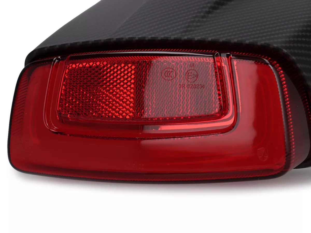 Achterlicht Royal Alloy, carbon look voor TG, JPS 125-300cc