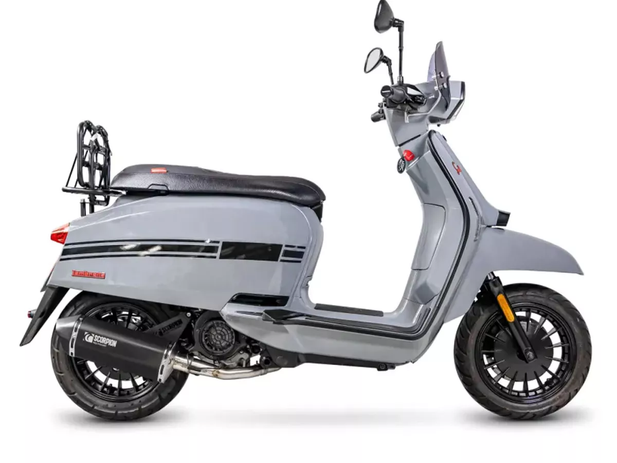 Auspuff SCORPION, Serket Parallel, schwarz beschichtet für Lambretta V125 Special (2021-2025)