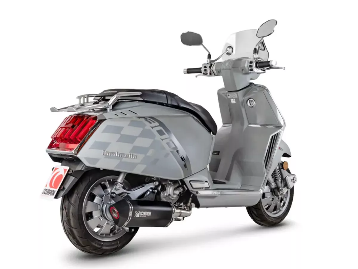 Auspuff SCORPION, Serket Parallel, schwarz beschichtet für Lambretta X300 Euro 5+ (2025-)