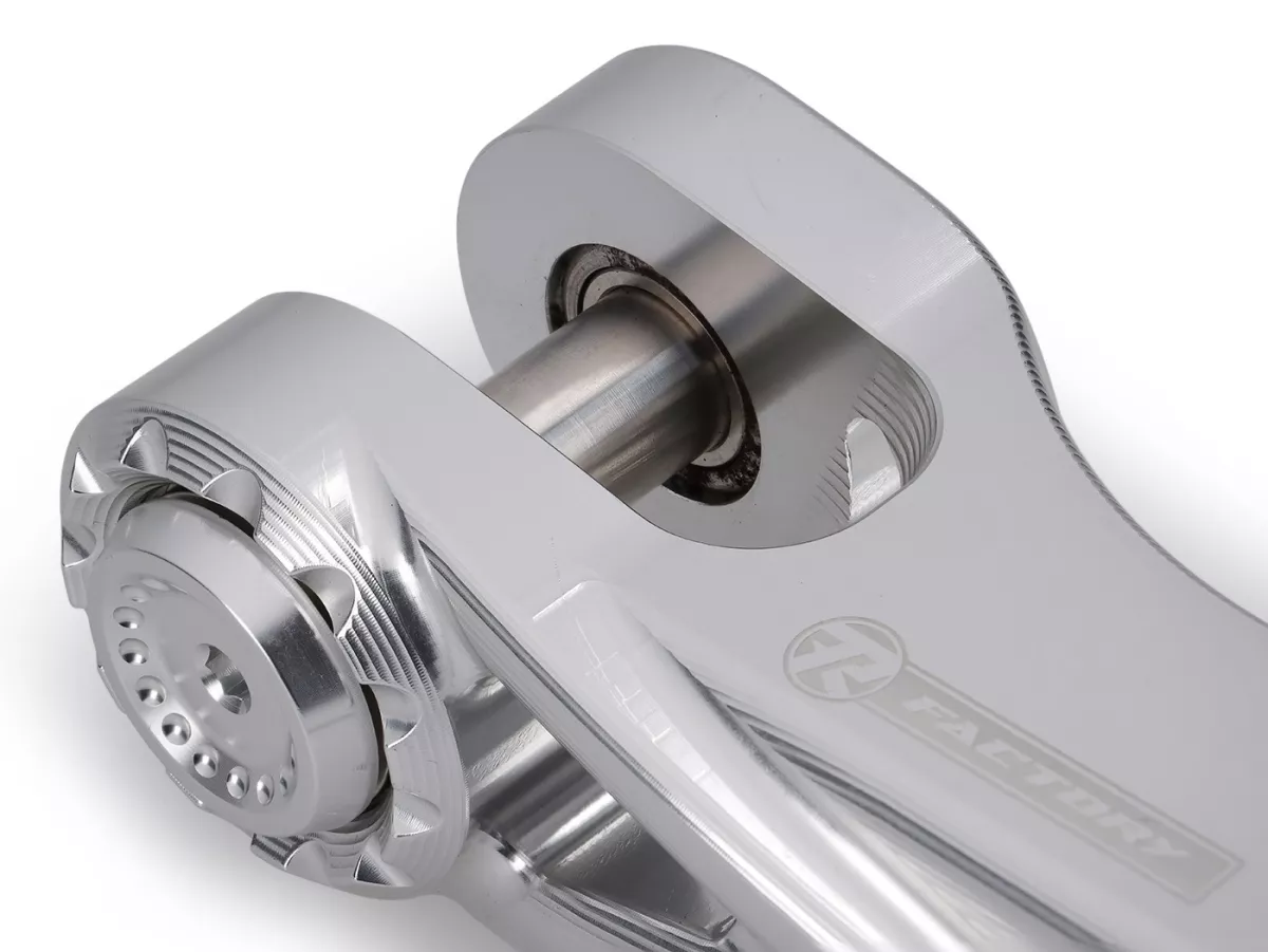 Forcellone TR Factory, argento per Vespa GTS, GTS Super, GTV, GT 60, GT, GT L, Sprint, Primavera, LX, LXV, S, ET2, ET4, 946, Piaggio Zip, Sfera Hexagon