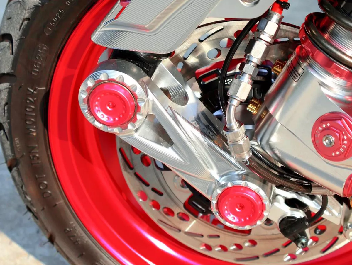 Forcellone TR Factory, argento per Vespa GTS, GTS Super, GTV, GT 60, GT, GT L, Sprint, Primavera, LX, LXV, S, ET2, ET4, 946, Piaggio Zip, Sfera Hexagon