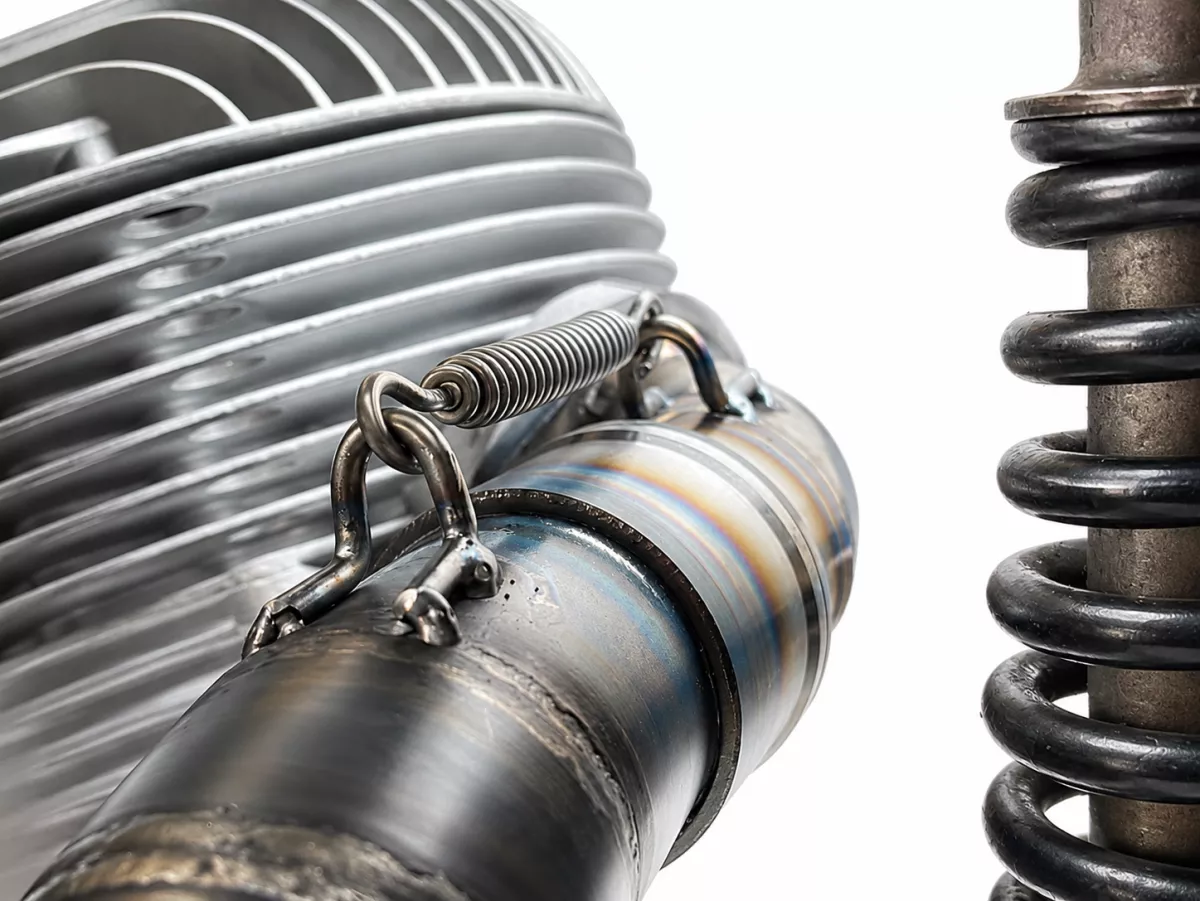 Scarico -2LTECH Minigun M200 (Curly) - Quattrini M200, Egig 220, Ø=44 mm, silenziatore terminale avvitato - Vespa ET3, PV125 - È necessario uno spostamento dell'ammortizzatore