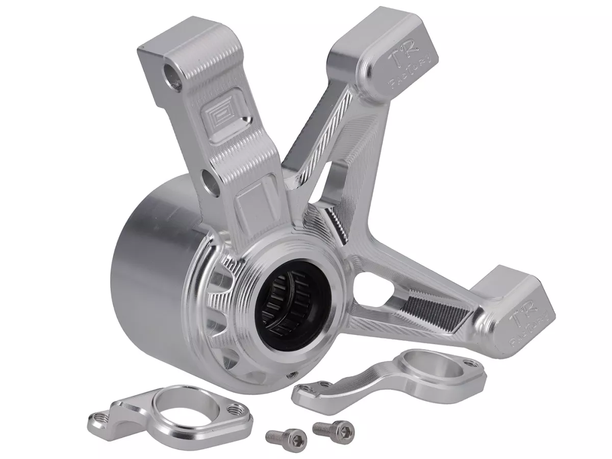 Supporto pinza freno anteriore TR Factory 100mm, argento per Vespa Primavera, Sprint 125-150cc, GTS 125-300cm (2017-2022), GTV300-310cc