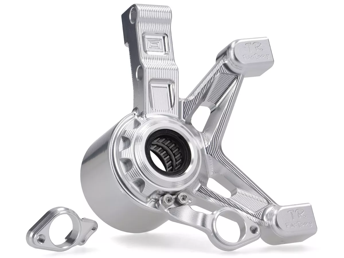 Supporto pinza freno anteriore TR Factory 100mm, argento per Vespa Primavera, Sprint 125-150cc, GTS 125-300cm (2017-2022), GTV300-310cc