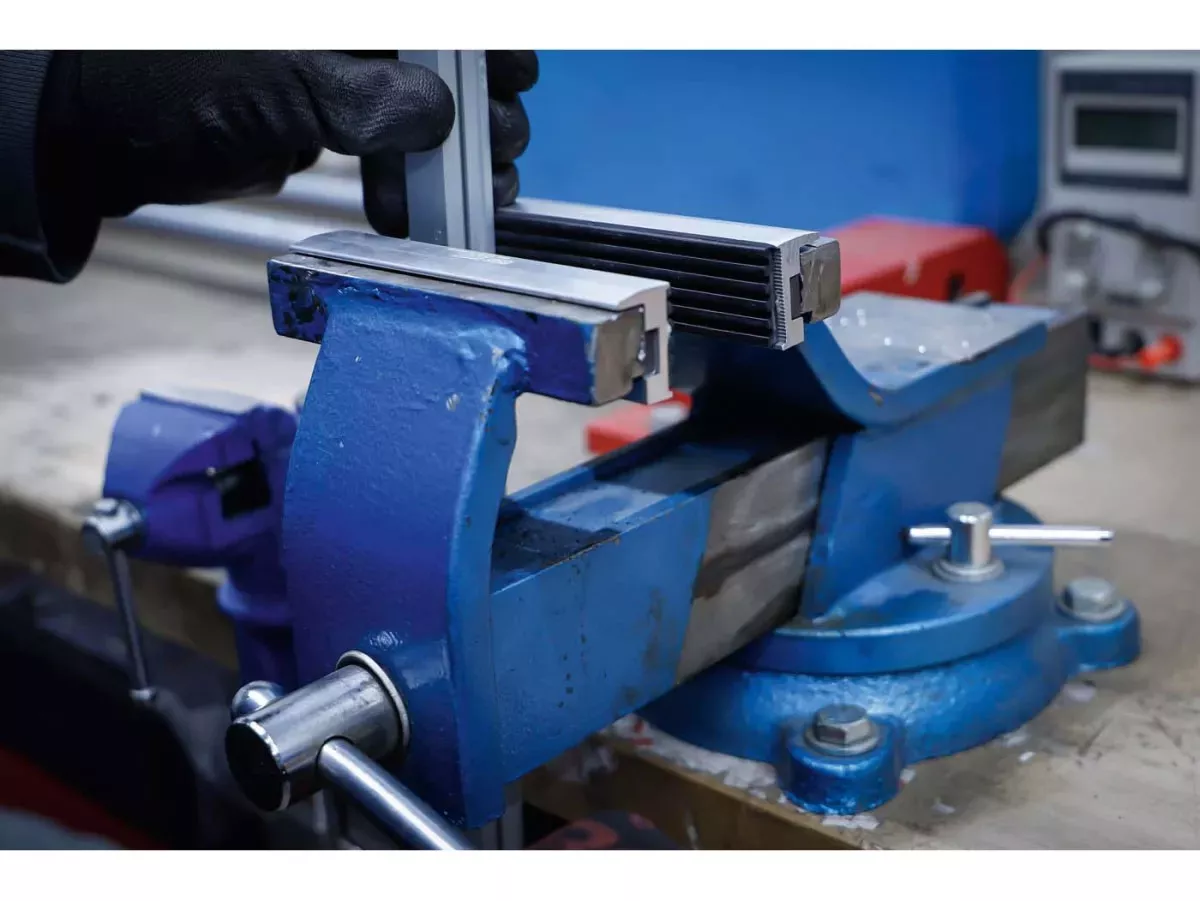 Morsa con ganasce morbide -BGS Technic- Alluminio con inserto in plastica - 150 mm