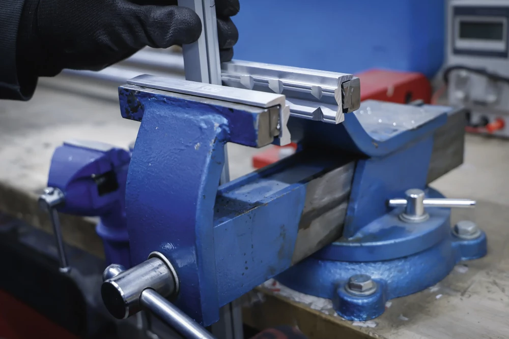 Vise with Soft Jaws -BGS Technic- Aluminum with Prisms - 150 mm