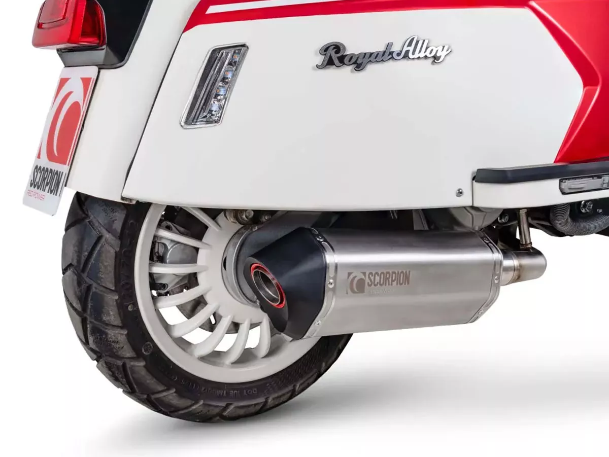 Scarico SCORPION Serket Parallel, acciaio inossidabile spazzolato per Royal Alloy GP 350, TG 350 (Euro 5+)