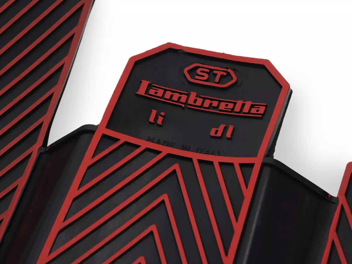 Tapis de sol « elegant » - SWISS TONY ITALIA - Lambretta LI (série 3), LIS, SX, TV (série 3), DL, GP - noir/rouge