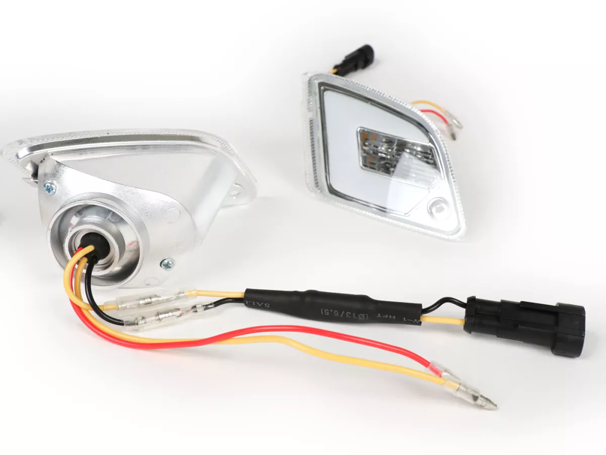 Set indicatori di direzione posteriori -POWER 1 LED (dal 2014) con luce di posizione (E-mark)- Vespa GT, GTL, GTV, GTS 125-300 - bianco