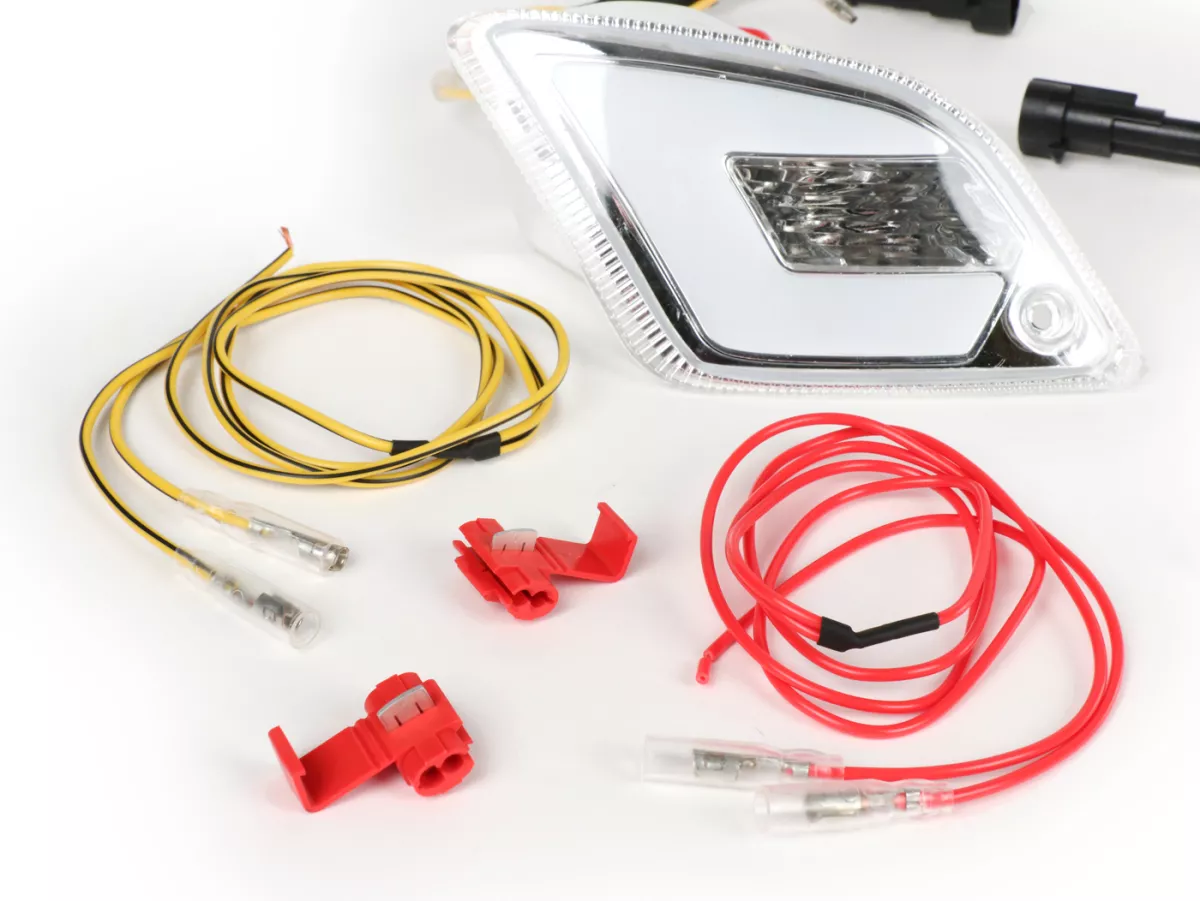 Set indicatori di direzione posteriori -POWER 1 LED (dal 2014) con luce di posizione (E-mark)- Vespa GT, GTL, GTV, GTS 125-300 - bianco