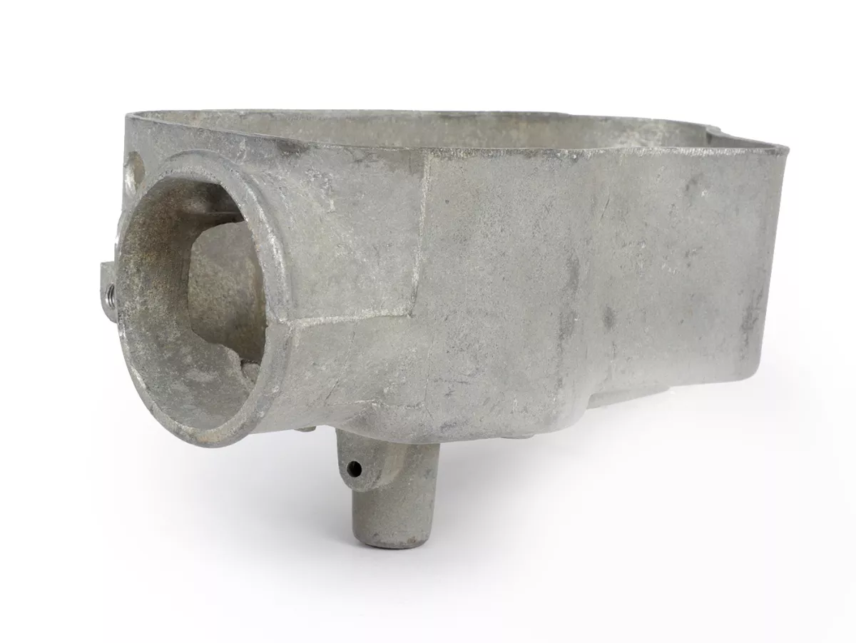 Carburettor casing -LML reed valve, with autolube- fits LML engine casing for Vespa Largeframe (PX, Sprint, Rally, VBB etc.) with reed valve intake and autolube